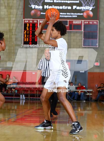 Thumbnail 3 in Salesian vs. Centennial (Nike Extravaganza) photogallery.