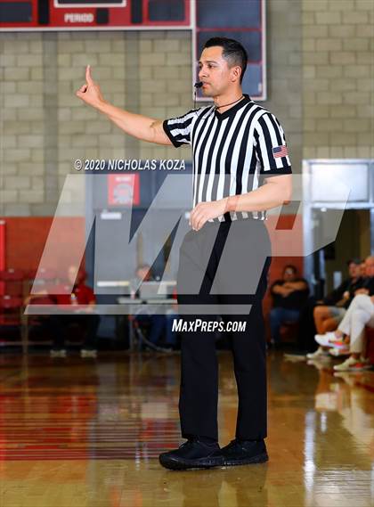 Thumbnail 3 in Salesian vs. Centennial (Nike Extravaganza) photogallery.
