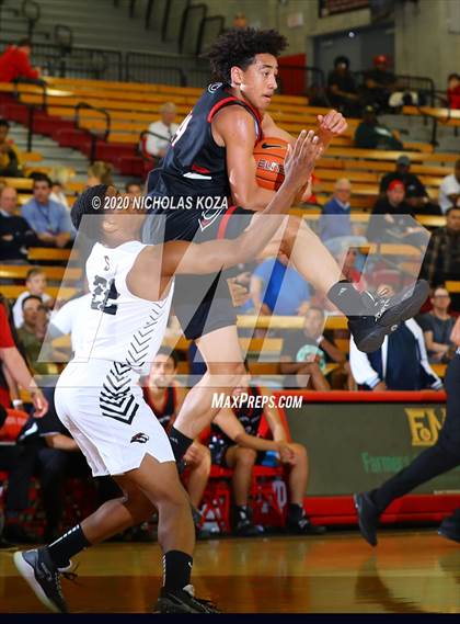 Thumbnail 2 in Salesian vs. Centennial (Nike Extravaganza) photogallery.