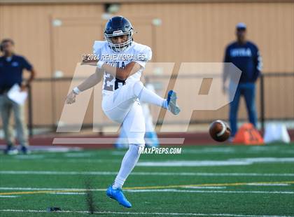 Thumbnail 3 in Loyola vs Cathedral photogallery.