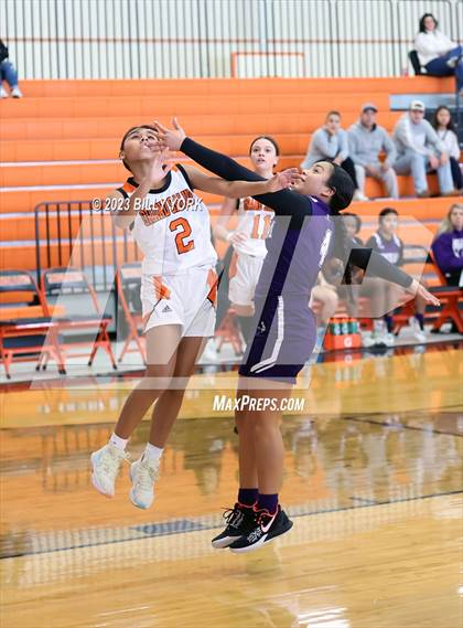 Thumbnail 2 in Bonham vs Grand Saline photogallery.