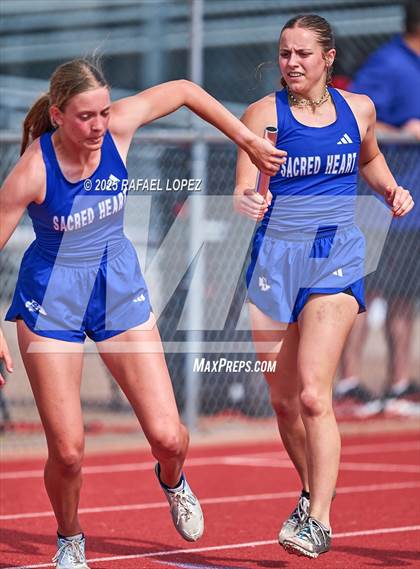 Thumbnail 1 in Northland Christian Relays (4x400M) photogallery.