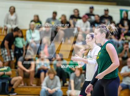 Thumbnail 1 in Royal @ Moorpark photogallery.
