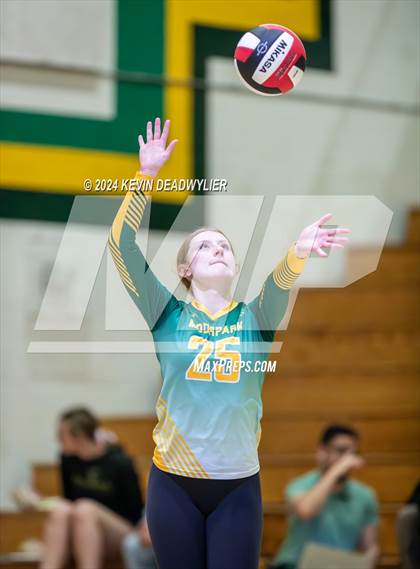 Thumbnail 3 in Royal @ Moorpark photogallery.