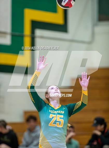 Thumbnail 1 in Royal @ Moorpark photogallery.