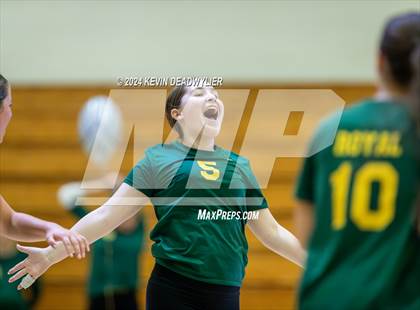 Thumbnail 2 in Royal @ Moorpark photogallery.