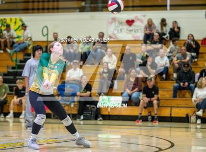 Thumbnail 3 in Royal @ Moorpark photogallery.