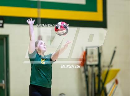 Thumbnail 1 in Royal @ Moorpark photogallery.