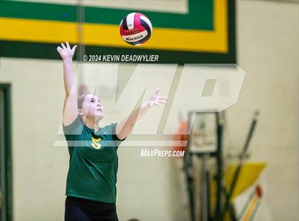 Thumbnail 2 in Royal @ Moorpark photogallery.