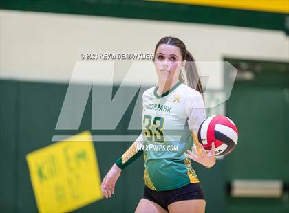 Thumbnail 3 in Royal @ Moorpark photogallery.