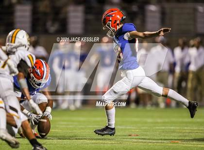 Thumbnail 3 in Crespi @ Westlake photogallery.
