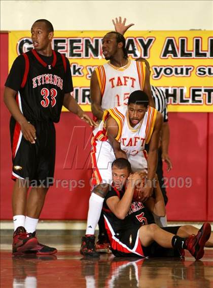 Thumbnail 3 in Etiwanda vs. Taft (Fairfax State Preview) photogallery.