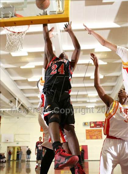 Thumbnail 1 in Etiwanda vs. Taft (Fairfax State Preview) photogallery.