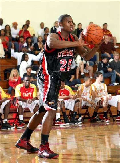 Thumbnail 1 in Etiwanda vs. Taft (Fairfax State Preview) photogallery.