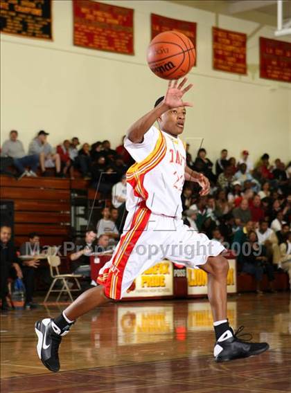 Thumbnail 2 in Etiwanda vs. Taft (Fairfax State Preview) photogallery.