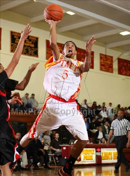 Thumbnail 1 in Etiwanda vs. Taft (Fairfax State Preview) photogallery.