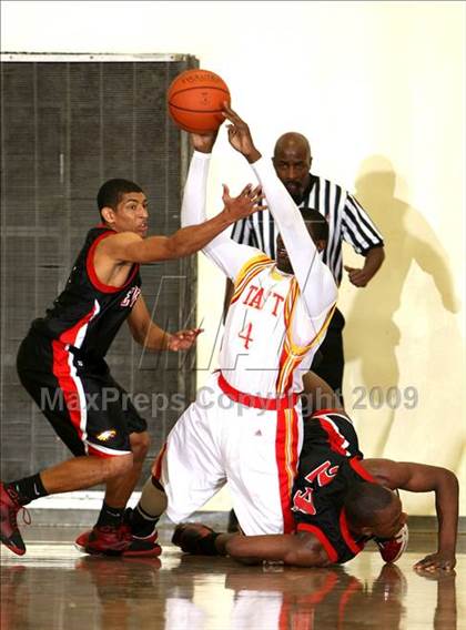 Thumbnail 3 in Etiwanda vs. Taft (Fairfax State Preview) photogallery.