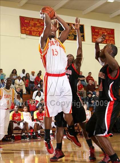 Thumbnail 1 in Etiwanda vs. Taft (Fairfax State Preview) photogallery.