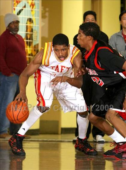 Thumbnail 2 in Etiwanda vs. Taft (Fairfax State Preview) photogallery.