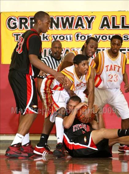 Thumbnail 2 in Etiwanda vs. Taft (Fairfax State Preview) photogallery.