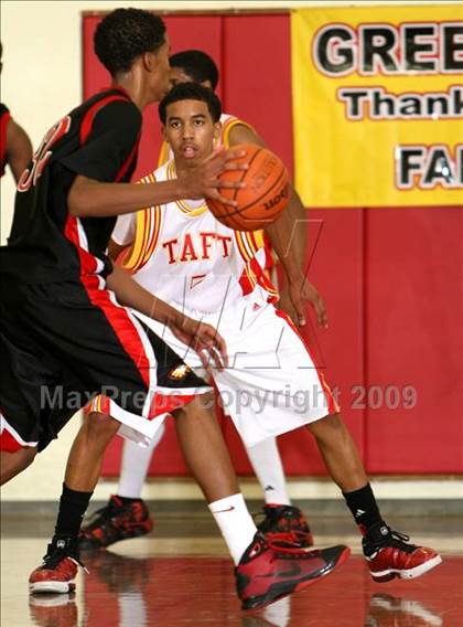 Thumbnail 3 in Etiwanda vs. Taft (Fairfax State Preview) photogallery.