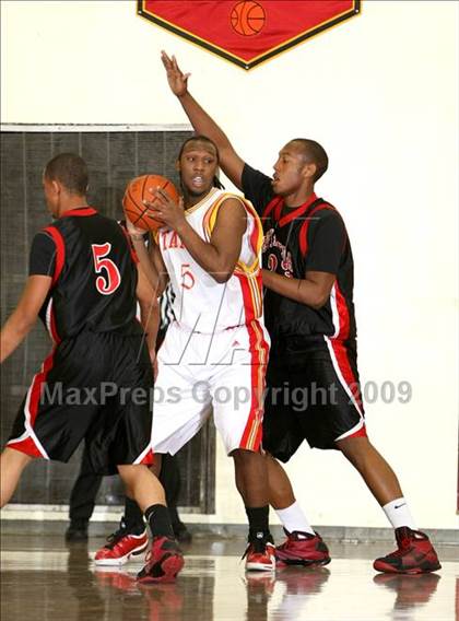 Thumbnail 2 in Etiwanda vs. Taft (Fairfax State Preview) photogallery.