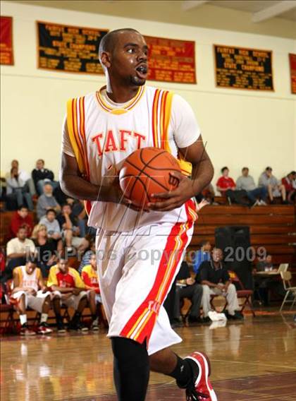 Thumbnail 3 in Etiwanda vs. Taft (Fairfax State Preview) photogallery.