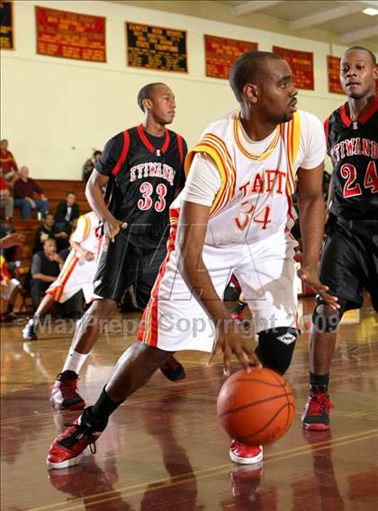 Thumbnail 2 in Etiwanda vs. Taft (Fairfax State Preview) photogallery.