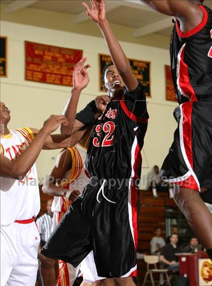 Thumbnail 3 in Etiwanda vs. Taft (Fairfax State Preview) photogallery.