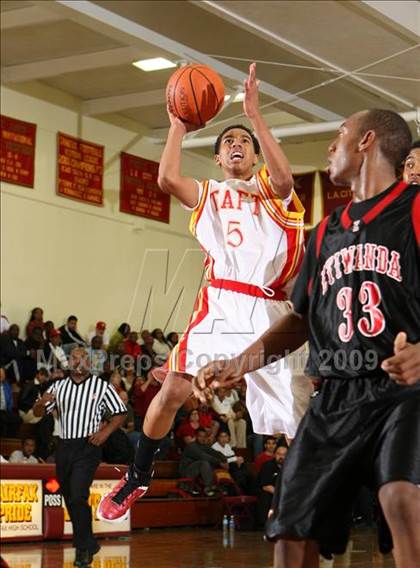 Thumbnail 1 in Etiwanda vs. Taft (Fairfax State Preview) photogallery.