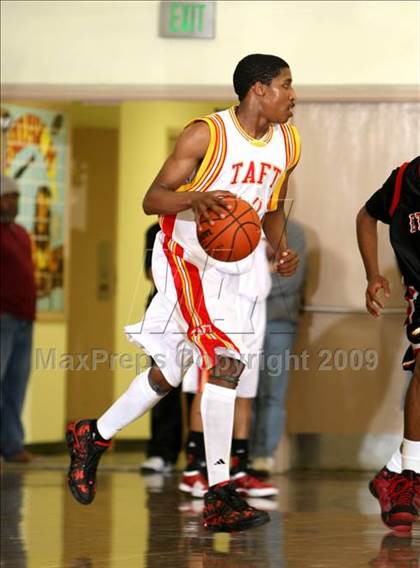 Thumbnail 3 in Etiwanda vs. Taft (Fairfax State Preview) photogallery.