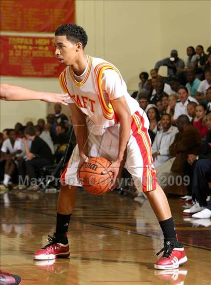 Thumbnail 2 in Etiwanda vs. Taft (Fairfax State Preview) photogallery.