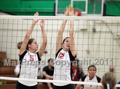 Thumbnail 2 in JV: St. Francis @ El Camino photogallery.