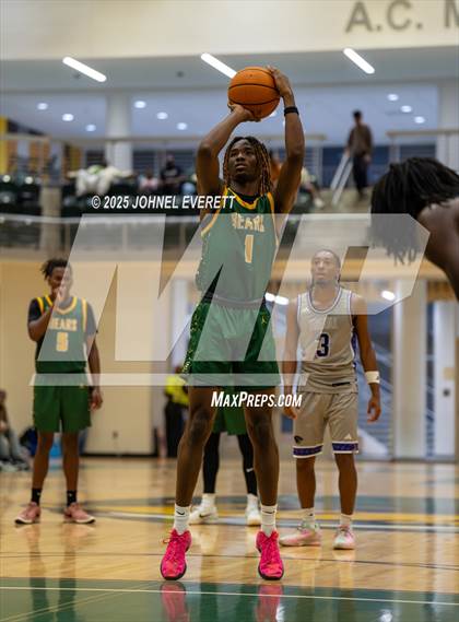 Thumbnail 2 in Chapel Hill vs. Griffin photogallery.