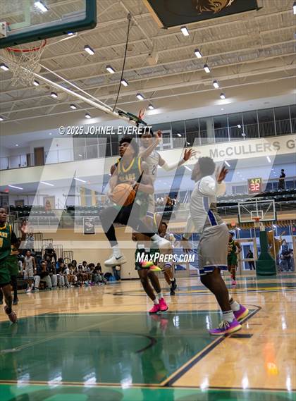 Thumbnail 1 in Chapel Hill vs. Griffin photogallery.