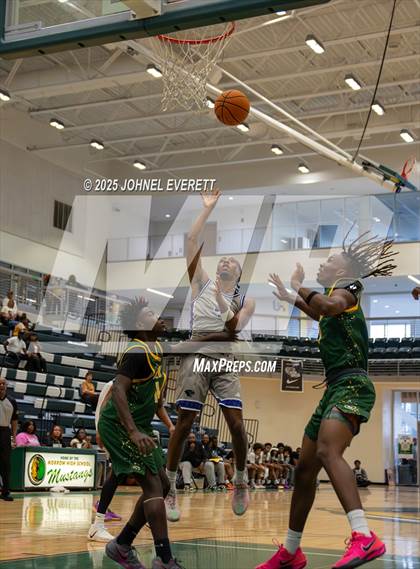 Thumbnail 3 in Chapel Hill vs. Griffin photogallery.