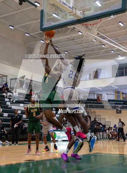 Thumbnail 3 in Chapel Hill vs. Griffin photogallery.