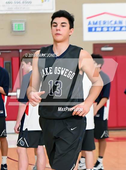 Thumbnail 2 in Perry vs. Lake Oswego (Hoophall West Invitational) photogallery.