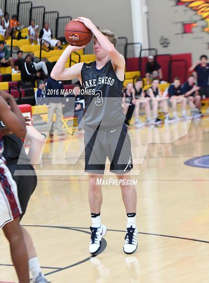 Thumbnail 2 in Perry vs. Lake Oswego (Hoophall West Invitational) photogallery.