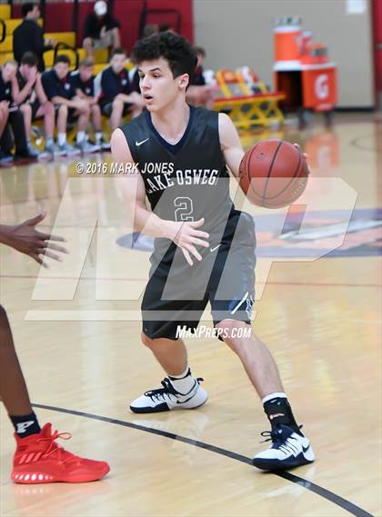 Thumbnail 2 in Perry vs. Lake Oswego (Hoophall West Invitational) photogallery.