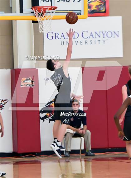 Thumbnail 2 in Perry vs. Lake Oswego (Hoophall West Invitational) photogallery.