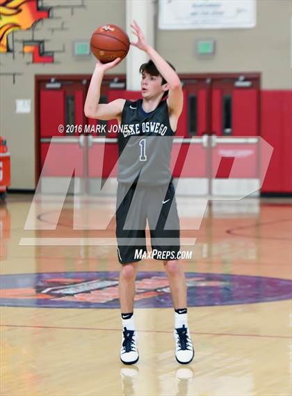 Thumbnail 1 in Perry vs. Lake Oswego (Hoophall West Invitational) photogallery.