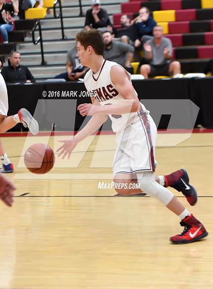 Thumbnail 3 in Perry vs. Lake Oswego (Hoophall West Invitational) photogallery.