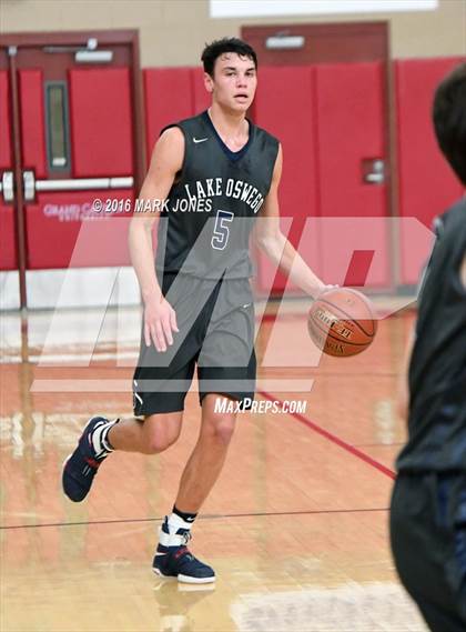 Thumbnail 1 in Perry vs. Lake Oswego (Hoophall West Invitational) photogallery.