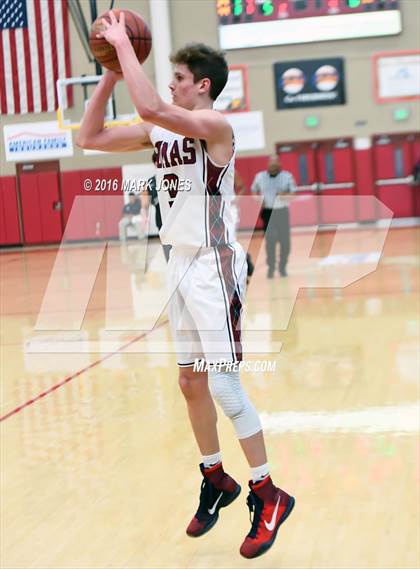 Thumbnail 1 in Perry vs. Lake Oswego (Hoophall West Invitational) photogallery.