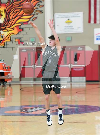 Thumbnail 2 in Perry vs. Lake Oswego (Hoophall West Invitational) photogallery.