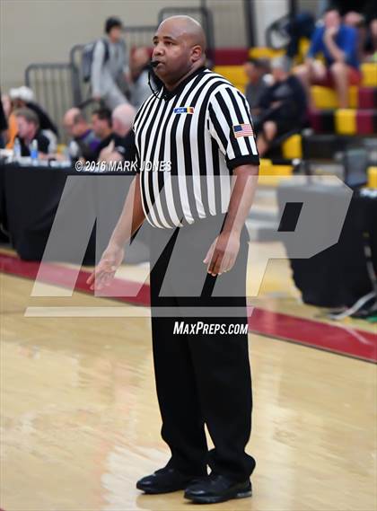 Thumbnail 2 in Perry vs. Lake Oswego (Hoophall West Invitational) photogallery.