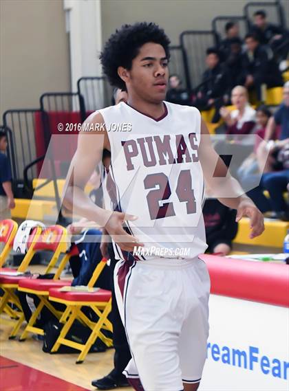 Thumbnail 2 in Perry vs. Lake Oswego (Hoophall West Invitational) photogallery.