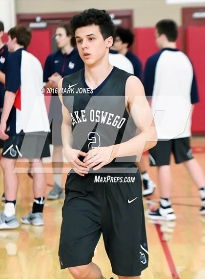 Thumbnail 2 in Perry vs. Lake Oswego (Hoophall West Invitational) photogallery.