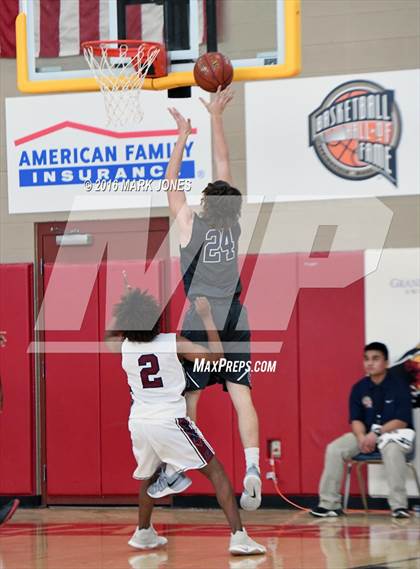 Thumbnail 1 in Perry vs. Lake Oswego (Hoophall West Invitational) photogallery.